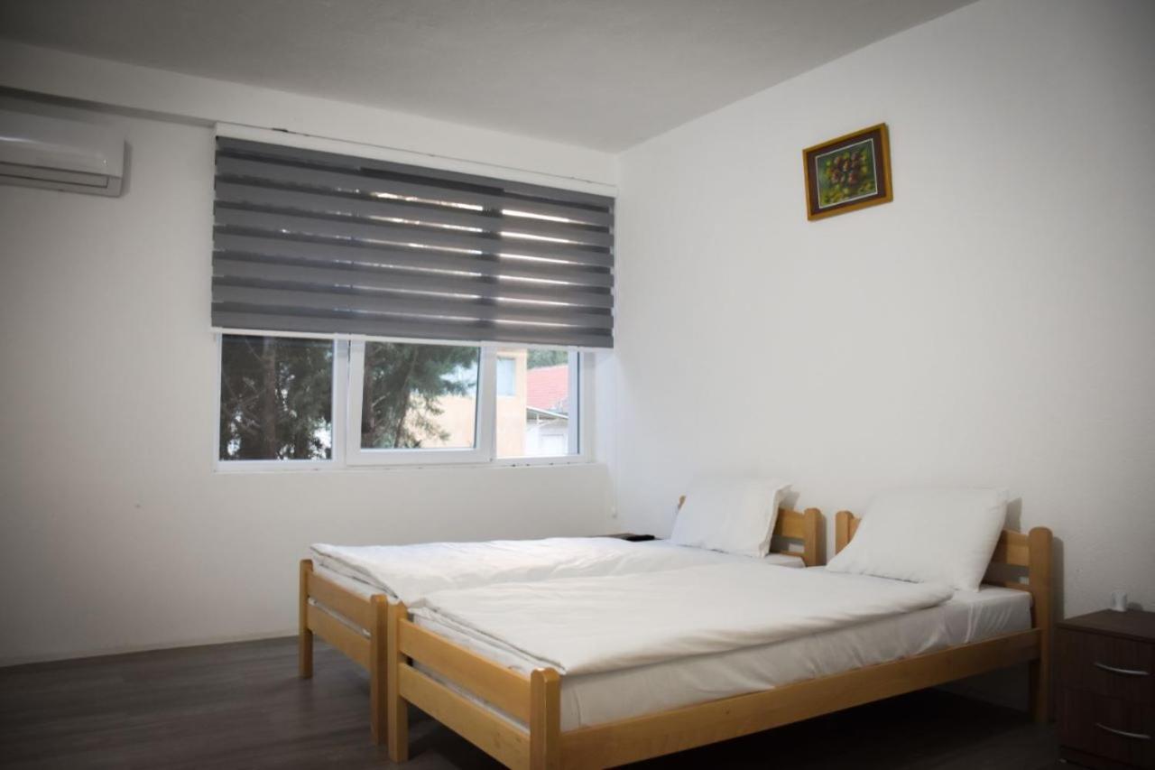 Vila Oska Vinica Exterior foto